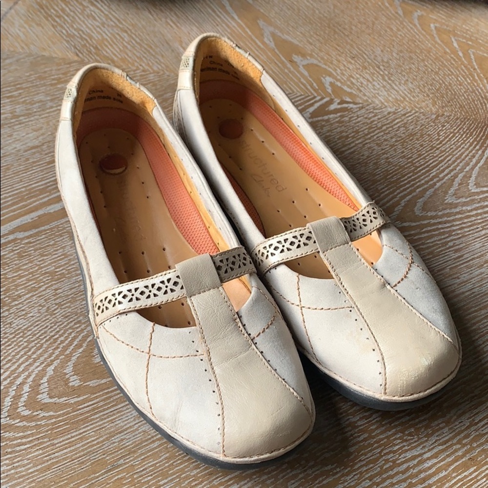 CLARK STRUCTURED Round Toe Leather Slip On Shoes
